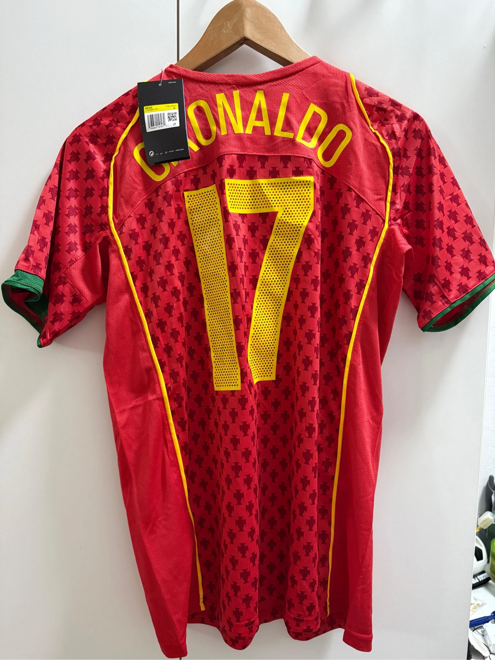 Camiseta Retro Portugal 2004-2006 – photo 3